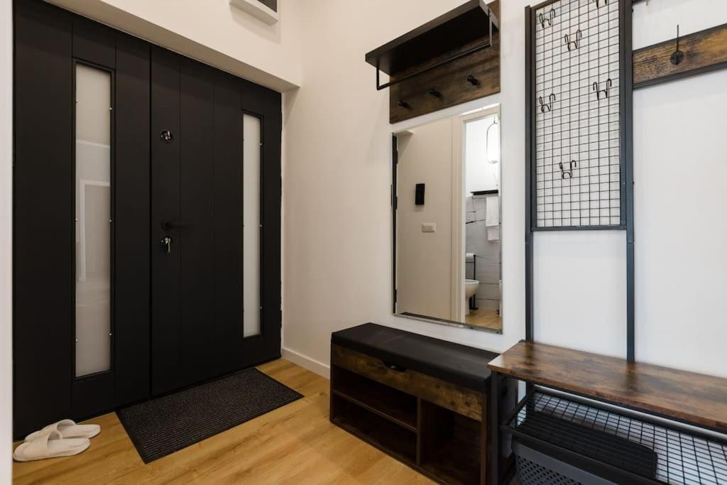Apartment Joy City Piatra Craiului 8 *
